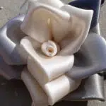 La broche pour femme revient à la mode surtout pour le mariage !